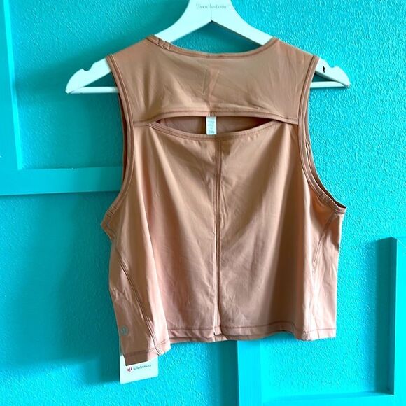 NWT Lululemon Sculpt Cropped Tank size 8 (color antique nude) - Picture 2 of 5